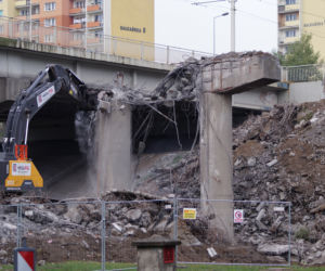 Trwa rozbiórka wiaduktu na ul. Wojska Polskiego w Bydgoszczy