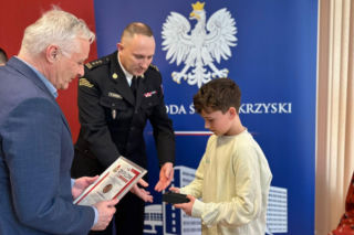 Szóstka młodych bohaterów ze Świętokrzyskiego z odznaką „Iuvenis Forti”