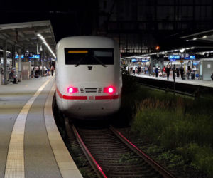 Niemcy/ Prezes Deutsche Bahn: ruch kolejowy stopniowo wraca do normy (opis) Awaria systemu łączności radiowej GSM-R wymusiła zatrzymanie wszystkich pociągów w całym kraju na czas ok. dwóch godzin