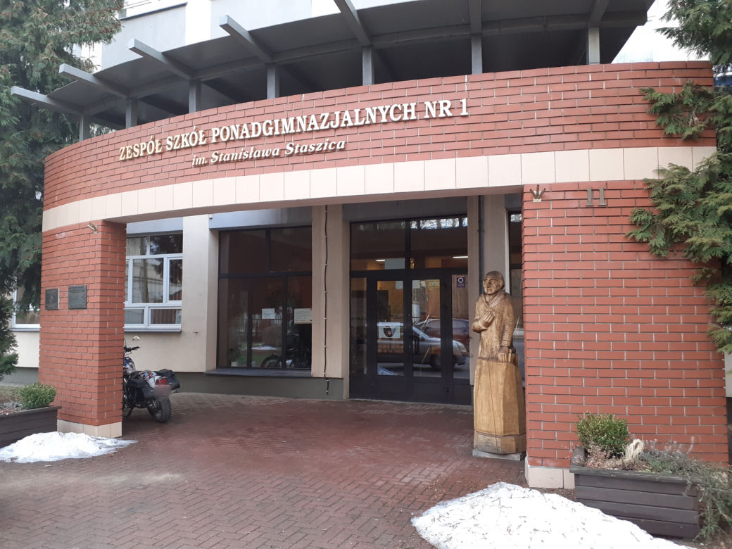 Siedleckie szkoły przy ul. Konarskiego i Prusa i ich okolica w lutym 2021 roku