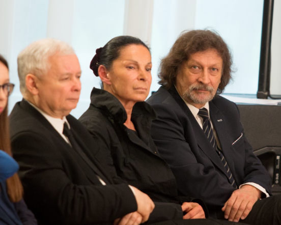 Kaczyński mieszka u krewnego za darmo. Ma najlepszego kuzyna pod słońcem!