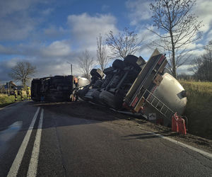Cysterna zablokowała drogą krajową. Utrudnienia potrwają wiele godzin!