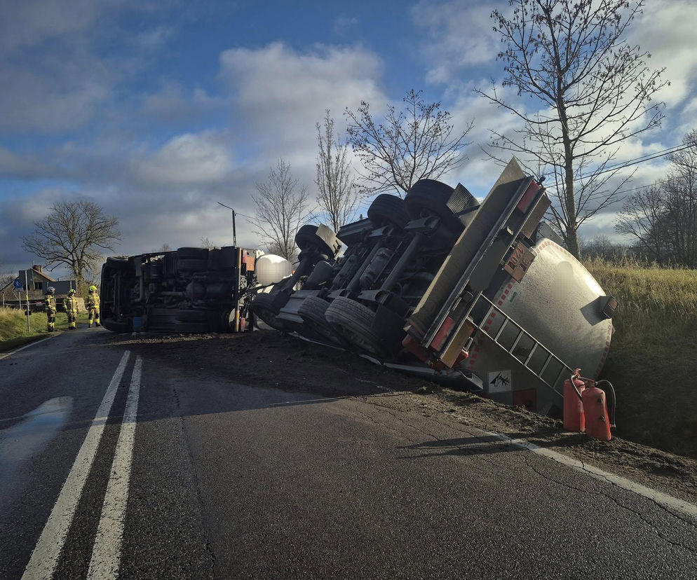 Cysterna zablokowała drogą krajową. Utrudnienia potrwają wiele godzin!