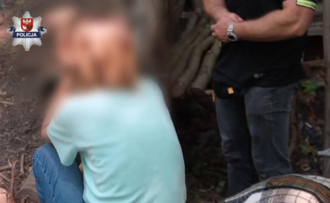 Ciało wywiozła wózkiem dziecięcym do lasu. Przysypała je ziemią i liśćmi