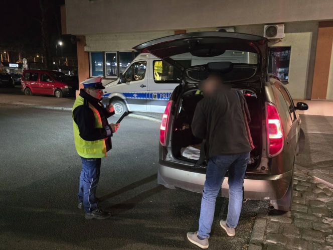 Skontrolowali taksówkarzy i kierowców "na aplikację" w Lesznie. Kto i jak wozi pasażerów?