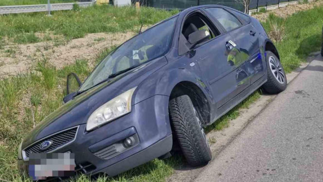 Kompletnie pijani rodzice jechali z 2-letnim dzieckiem