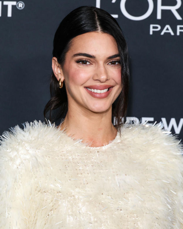 Modowy koszmar lat 90. wraca na ulice. Noszą go już Hailey Bieber i Bella Hadid