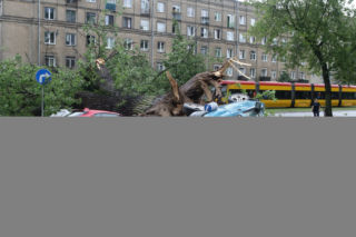 NAWAŁNICA PRZESZŁA PRZEZ WARSZAWĘ.