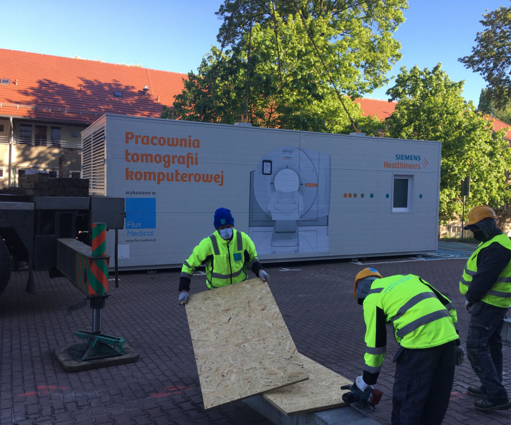 Kontenerowy tomograf komputerowy w szpitalu wojewódzkim w Szczecinie
