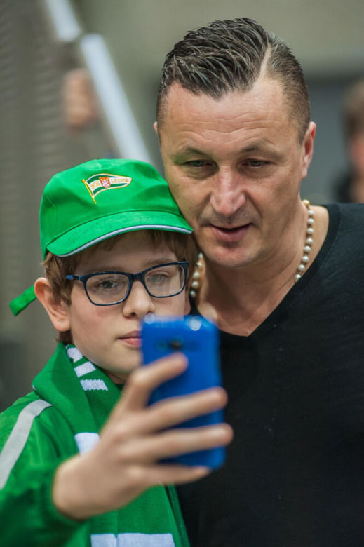 Tomasz Hajto o narodzinach córki i walce o jej życie. Zdradził nam traumatyczne szczegóły. Teraz kipi szczęściem 
