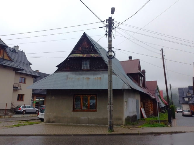 Była popularniejszym kurortem niż Zakopane. To jedna z najpiękniejszych wsi w woj. małopolskim