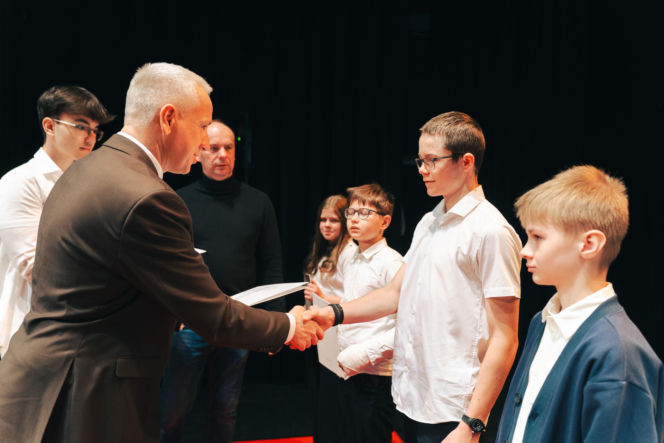 Najzdolniejsi uczniowie odebrali stypendia Prezydenta Miasta Siedlce