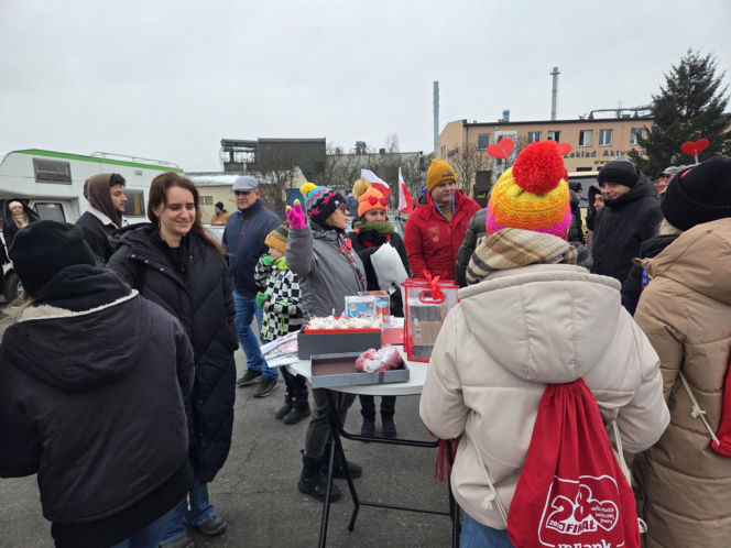 Retro Karawana WOŚP w Bydgoszczy ruszyła po raz ósmy. Ponad 19 tys. zł dla dzieci