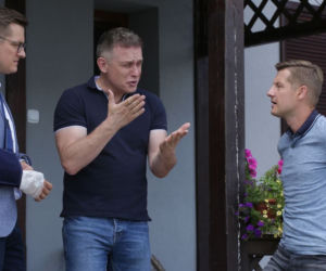 M jak miłość, odcinek 1401, Piotrek (Marcin Mroczek), Paweł (Rafał Mroczek), Artur (Robert Moskwa)