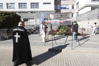 Pikieta przed rozprawą Grzegorza Brauna