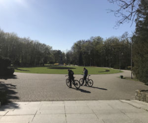 Katowice: Tłumy w Parku Kościuszki. Mieszkańcy ruszyli na spacery