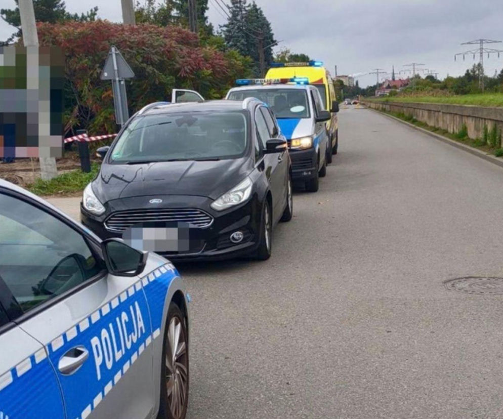 Pijany ojciec wiózł 4-letniego syna. Uciekając przed świadkami, wjechał w bankomat