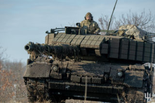 Stare, ale zabójczo skuteczne Leopardy 1. Od krytyki po kluczowe wsparcie