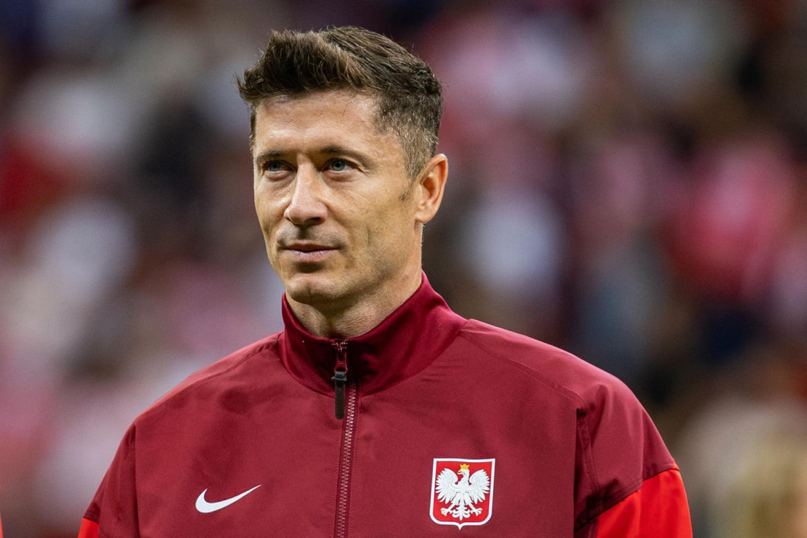 Takim samolotem Lewandowski przyleci do Polski