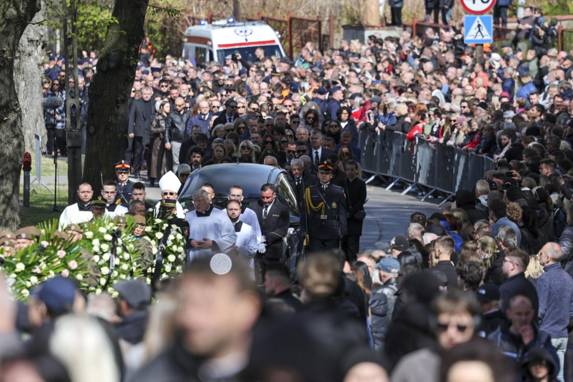 Poświęcił im swoją kampanię wyborczą. Przyszły na pogrzeb Łukasza Litewki. Oczy od razu się zaszkliły