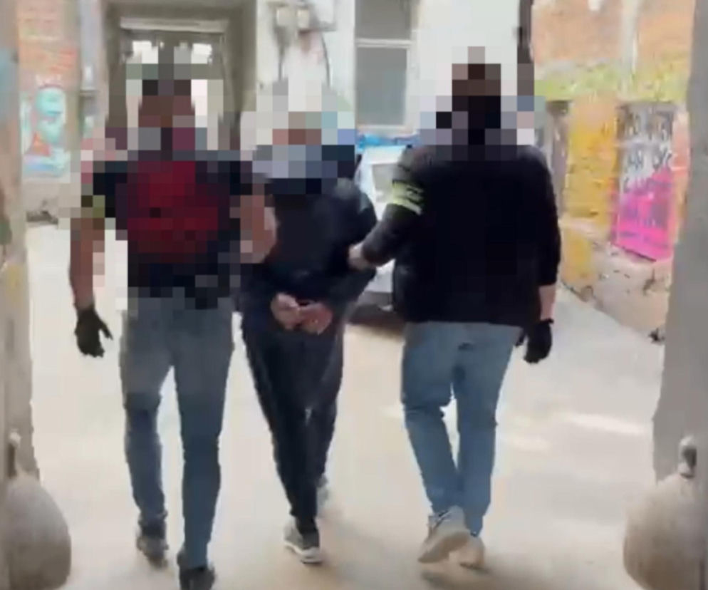 Policjanci weszli w podwórko przy Inżynierskiej. Pokazali, co tam znaleźli