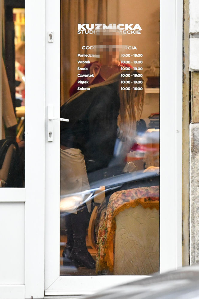 Monika Olejnik weszła w spódnicy, wyszła bez