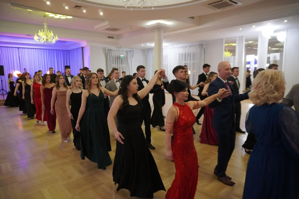 Studniówki 2025 w rzeszowskich szkołach. To były niezapomniane chwile 