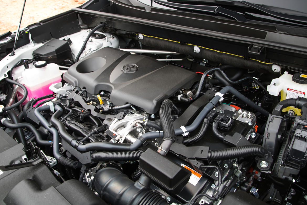 Toyota RAV4 2.5 Hybrid Dynamic Force 218 KM FWD e-CVT Selection
