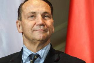 Rosyjskie ataki na elektrownie w Ukrainie. Sikorski: to zbrodnia wojenna