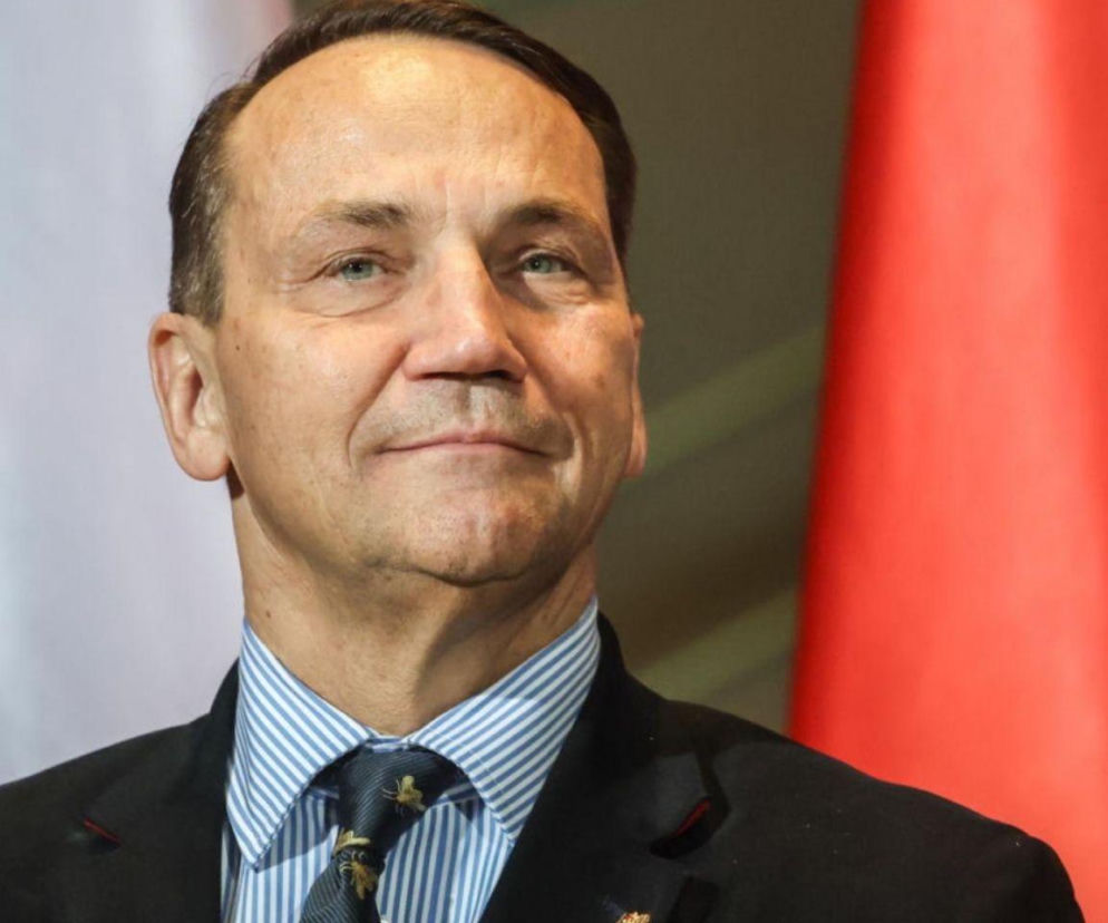 Sikorski grzmi o zbrodniach wojennych. Ekspert ujawnia, co naprawdę chce osiągnąć Rosja