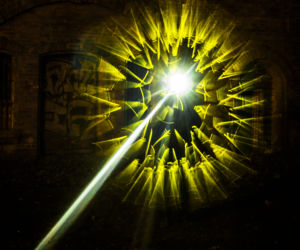 Lightpainting: Tak się maluje światłem latarki!