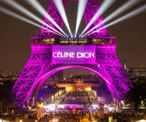 Wieża Eiffla rozbłysła na powrót Celine Dion