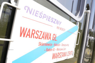 Jechałem legendarnym pociągiem. W środku jak kiedyś, aż trudno uwierzyć! Ludzie mówią wprost: „to były czasy”
