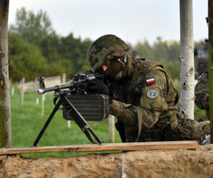 ZOLNIERZE 12 BRYGADY ZMECHANIZOWANEJ PODCZAS CWICZEN PRZED WYJAZDEM NA  III  ZMIANE DO LIBANU