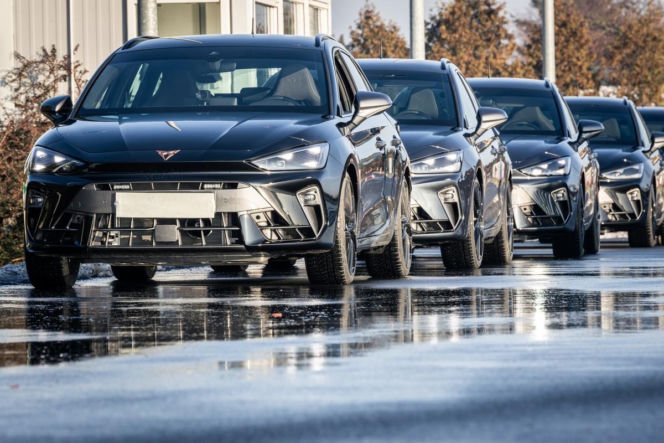 CUPRA Sportstouer VZ wzmocniło flotę pościgowych aut drogówki