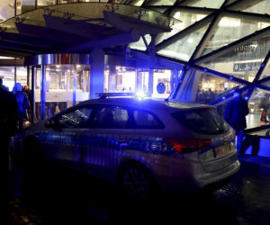 Kolejna tragedia w Złotych Tarasach. Nie żyje kobieta