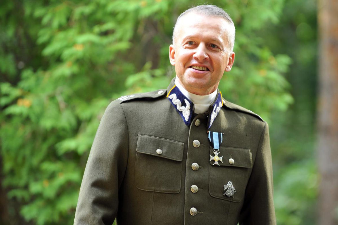 Od "Człowieka z żelaza" po "Kobiety mafii". Tak przez lata zmieniał się Bogusław Linda. Co za metamorfoza!