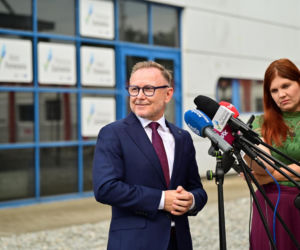 Nowa tymczasowa hala przylotów na lotnisku w Goleniowie