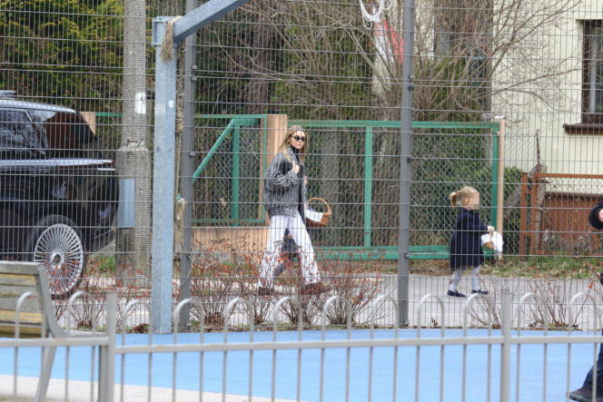 Kasia Tusk z córkami z koszyczkiem przyjechali do Donalda