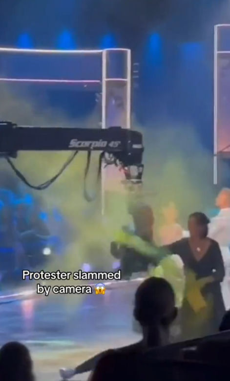  Ekolodzy wtargnęli na scenę "Tańca z gwiazdami"! Gorzko tego pożałowali