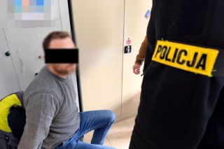 Brutalny atak na policjantów w Lublinie. W ruch poszedł tasak i łom