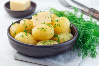 Już nie gotuję ziemniaków w wodzie. Zamieniłam ją na ten aromatyczny wywar