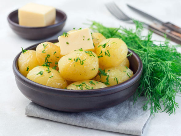 Już nie gotuję ziemniaków w wodzie. Zamieniłam ją na ten aromatyczny wywar