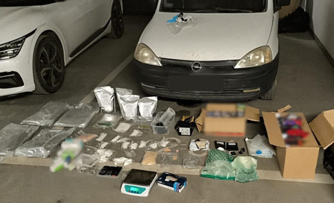 Narkotykowy gigant rozbity w Krakowie. Ponad 2 miliony złotych w rękach policji