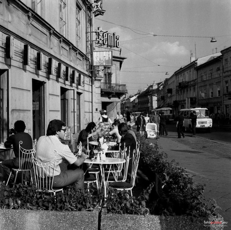 Lublin jak Miami Vice City. Zobacz miasto pełne neonów z lat 70’ [GALERIA]