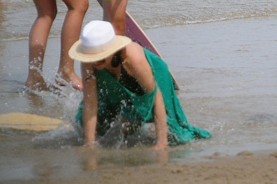 Kasia Cichopek z rodziną na plaży