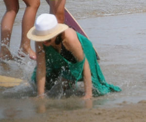 Kasia Cichopek z rodziną na plaży