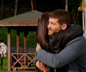 Miłość i nadzieja, odcinek 338: Zeynep nie jest jedyną miłością Cihana? Razem z Egem nakryją go z inną - ZDJĘCIA