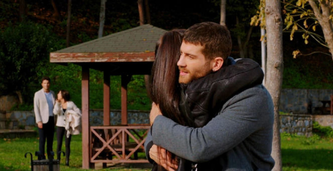 Miłość i nadzieja, odcinek 338. Ege, Zeynep, Ozlem, Cihan