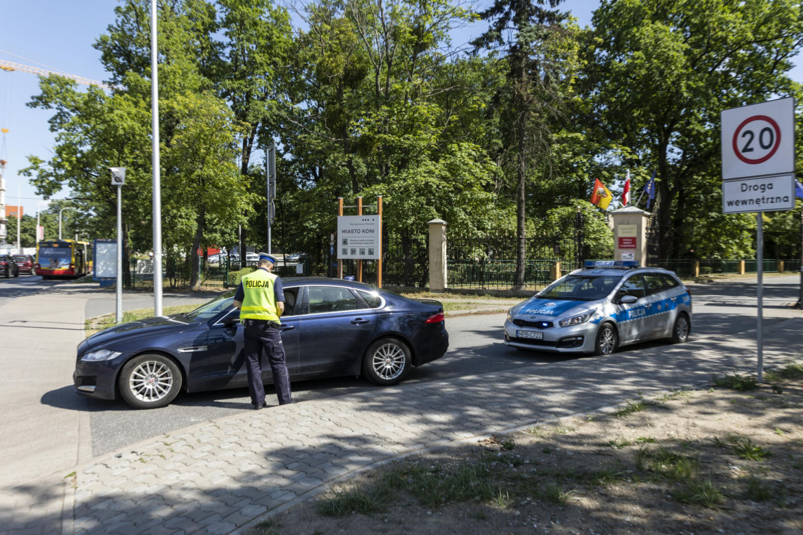 Nowe rogatki paraliżują ruch na południu Wrocławia. Kierowcy sami sobie winni?